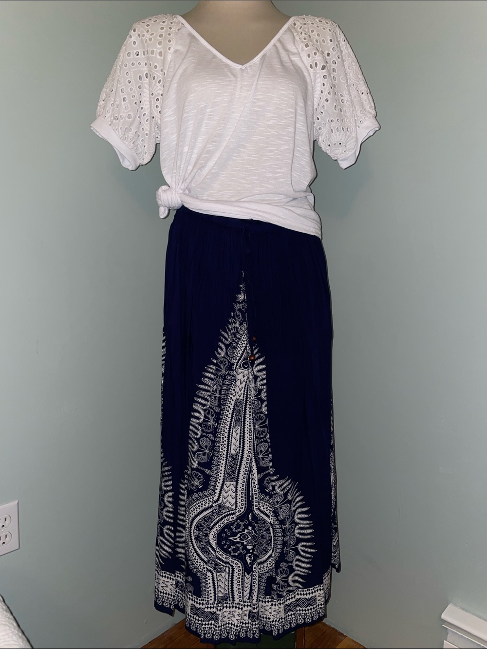 Navy & White Printed Maxi Skirt - Elegant Boho Pattern.  Elastic waist. XL.